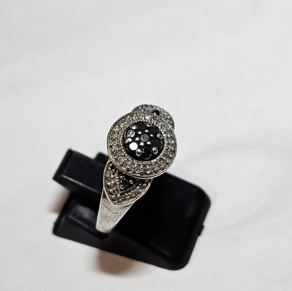 Kay Jewelers Black & White Diamonds in Sterling Silver Size 7! - Picture 5 of 7